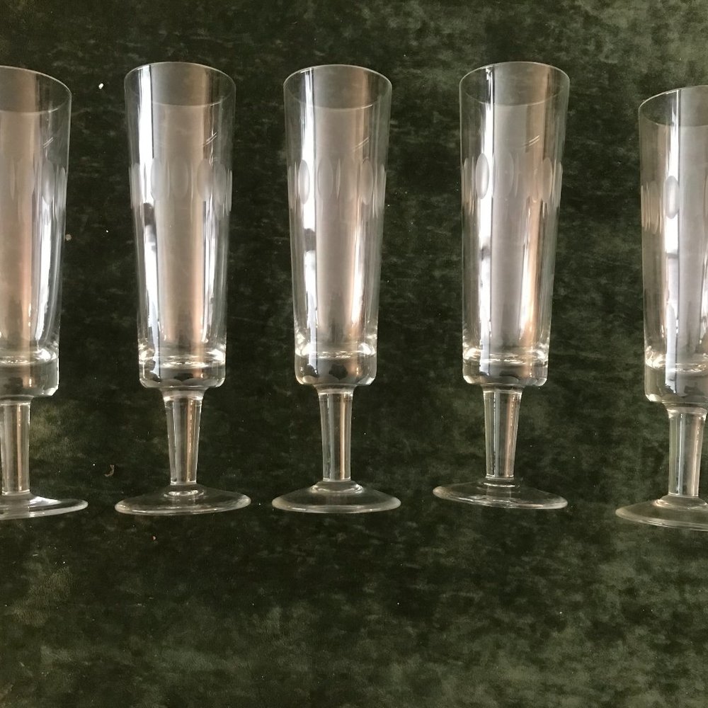 5 champagne glasses